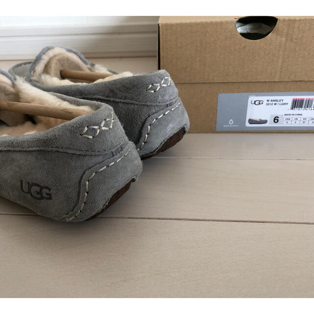 UGG(アグ)の【m....506様専用】23.0 UGG アンスレー　モカシン　ライトグレー レディースの靴/シューズ(スリッポン/モカシン)の商品写真