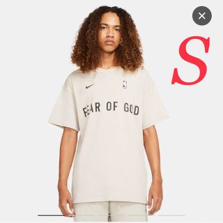 フィアオブゴッド(FEAR OF GOD)の【送料込み】NIKE × FOG コラボTシャツ Sサイズ オートミール(Tシャツ/カットソー(半袖/袖なし))