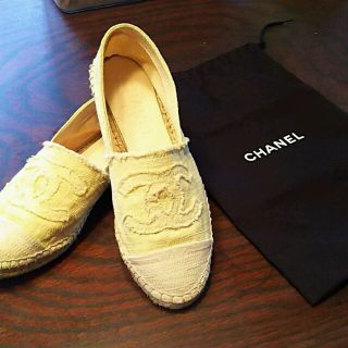 シャネル(CHANEL)のシャネル エスパドリーユ サンダル 黄色(スリッポン/モカシン)