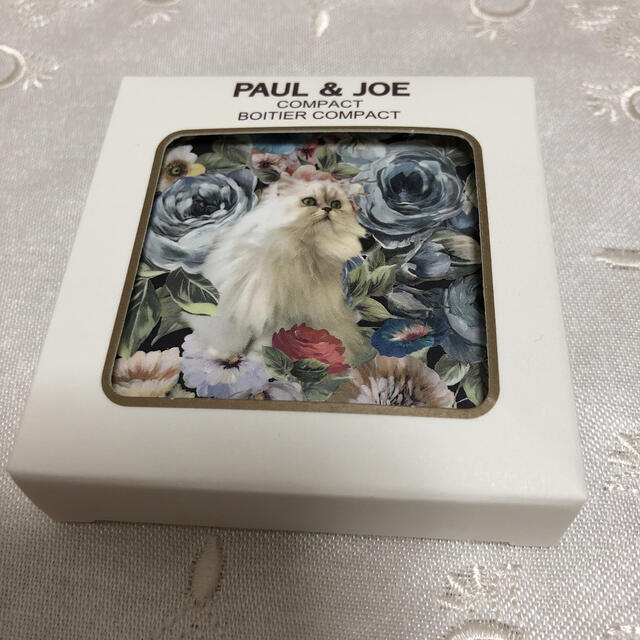 PAUL & JOE(ポールアンドジョー)のポール&ジョー　新品コンパクト019 コスメ/美容のベースメイク/化粧品(その他)の商品写真