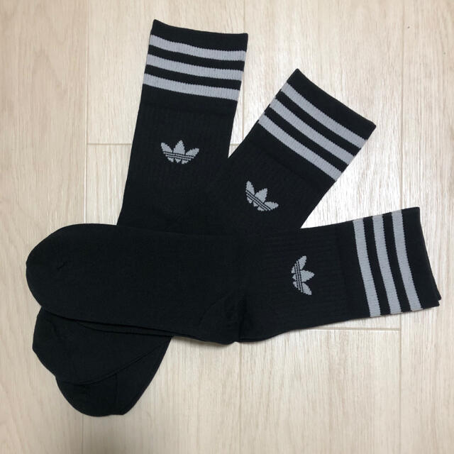 adidas(アディダス)の新品 adidas アディダス クルーソックス黒 靴下 3足組 24〜26cm メンズのレッグウェア(ソックス)の商品写真