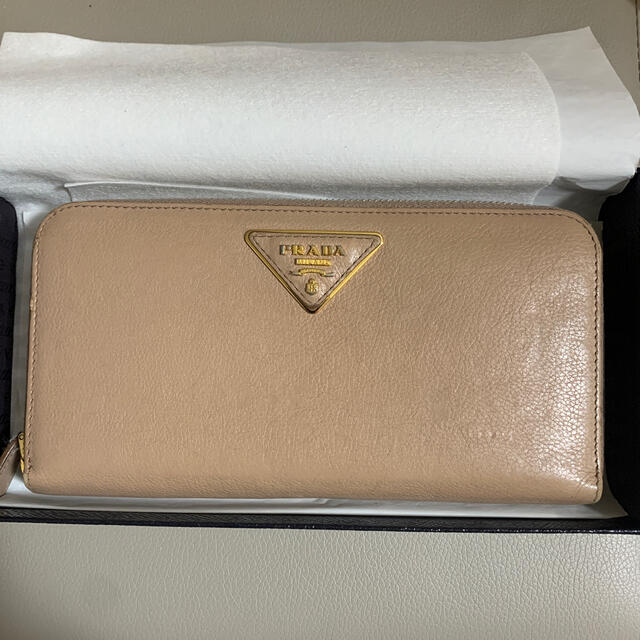 PRADA 長財布 ベージュ