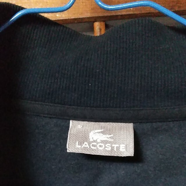 LACOSTE(ラコステ)の『LACOSTE』★メンズ　ベロア調紺色ジャケット・ブルゾン★ メンズのジャケット/アウター(ブルゾン)の商品写真