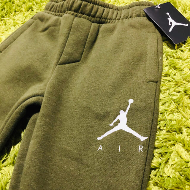 NIKE(ナイキ)のjordan ジョーダン スウェット スエット 裏起毛 カーキ ♡ キッズ/ベビー/マタニティのキッズ服男の子用(90cm~)(パンツ/スパッツ)の商品写真