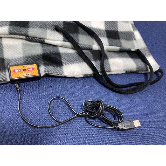 USB エコひざ掛け　チェック スマホ/家電/カメラの冷暖房/空調(電気毛布)の商品写真