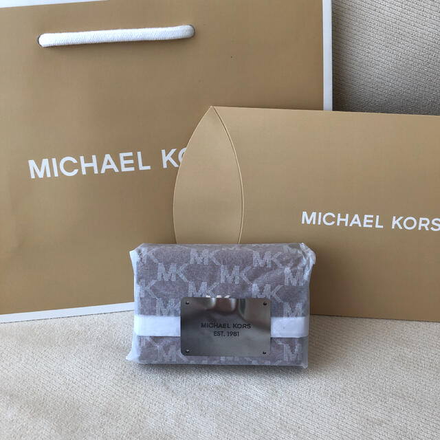 Michael Kors(マイケルコース)の付属品付き新品★MICHAEL KORS MOTT トライフォールド ウォレット レディースのファッション小物(財布)の商品写真