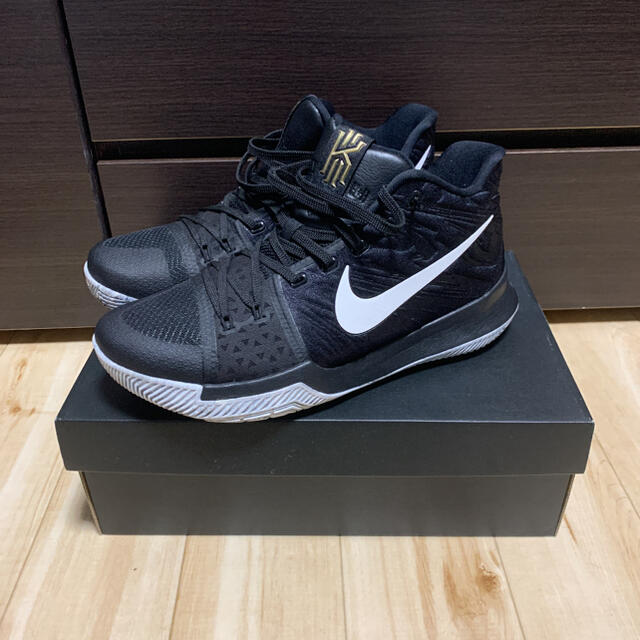 NIKE(ナイキ)のkyrie3 EP BHM メンズの靴/シューズ(スニーカー)の商品写真