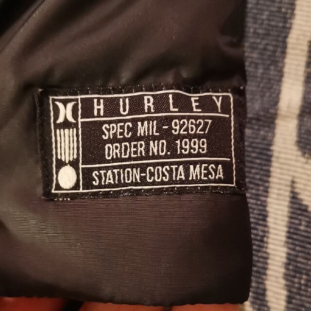 定価30,000円、HurleyダウンジャケットMサイズ