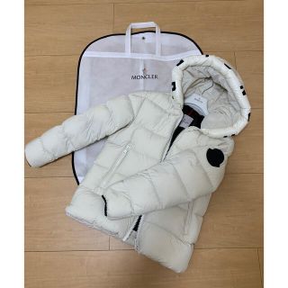 モンクレール(MONCLER)の【値下げ】モンクレール　ダウン　ホワイト　(ダウンジャケット)