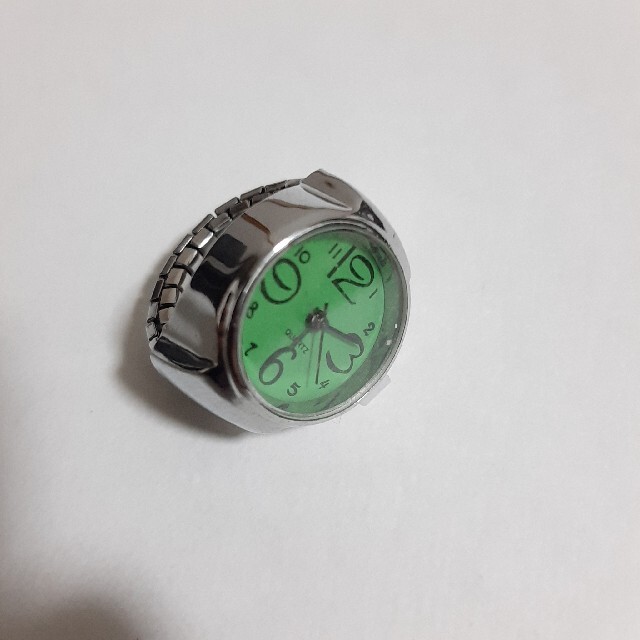 新品　未使用　指輪　時計　シンプル　9色対応　緑　1 レディースのアクセサリー(リング(指輪))の商品写真
