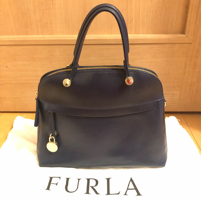 Furla - 【ほぼ未使用‼︎】FURLA フルラ パイパー M ネイビーの通販 by 12/30〜1/5発送おやすみ LonBam