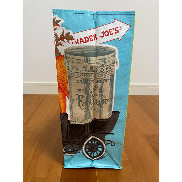 トレーダージョーズ  Trader Joe’s エコバッグ 新品未使用 タグ付 レディースのバッグ(エコバッグ)の商品写真