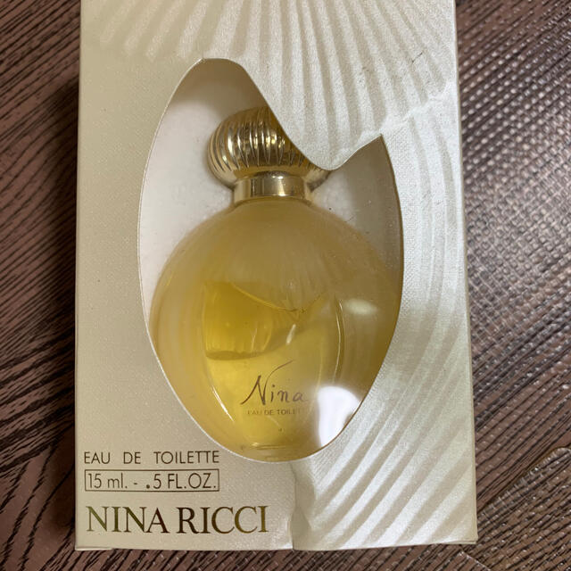 未使用　香水　NINARICCI EAU DE TOILETTE 15ml