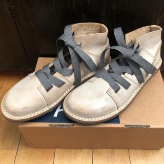 trippen(ホワイト/白色系)のフリマアイテム一覧 trippen(ホワイト/白色系)のフリマアイテム一覧