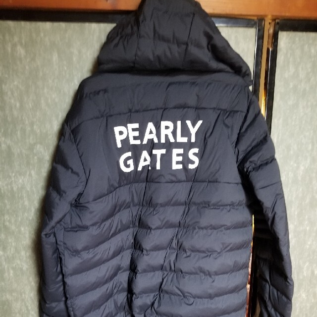 PEARLY GATES(パーリーゲイツ)のパーリゲイツのダウンコートです メンズのジャケット/アウター(ダウンジャケット)の商品写真