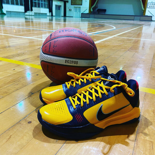 NIKE(ナイキ)のKOBE 5 Bruce Lee 28.5 メンズの靴/シューズ(スニーカー)の商品写真