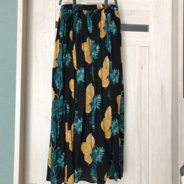Spick & Span(スピックアンドスパン)のSpick＆span オオバナ柄ギャザースカート レディースのスカート(ロングスカート)の商品写真