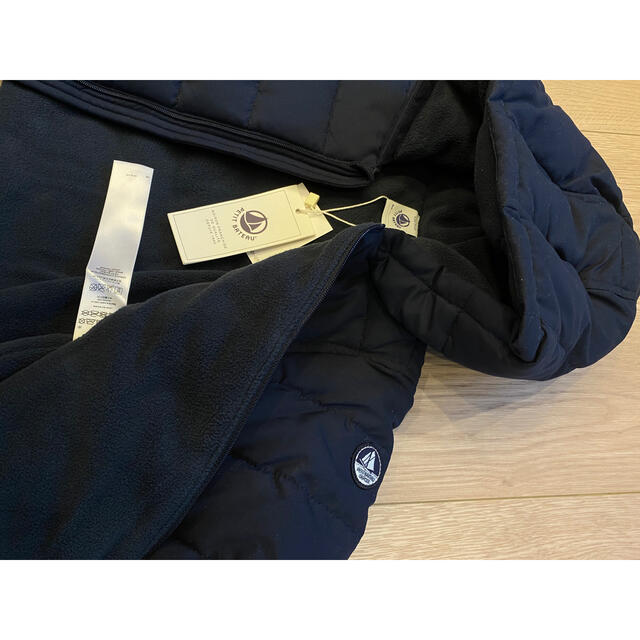 PETIT BATEAU(プチバトー)のタグ付き新品⭐︎プチバトー中綿入りフード付きジャケット⭐︎ キッズ/ベビー/マタニティのベビー服(~85cm)(ジャケット/コート)の商品写真