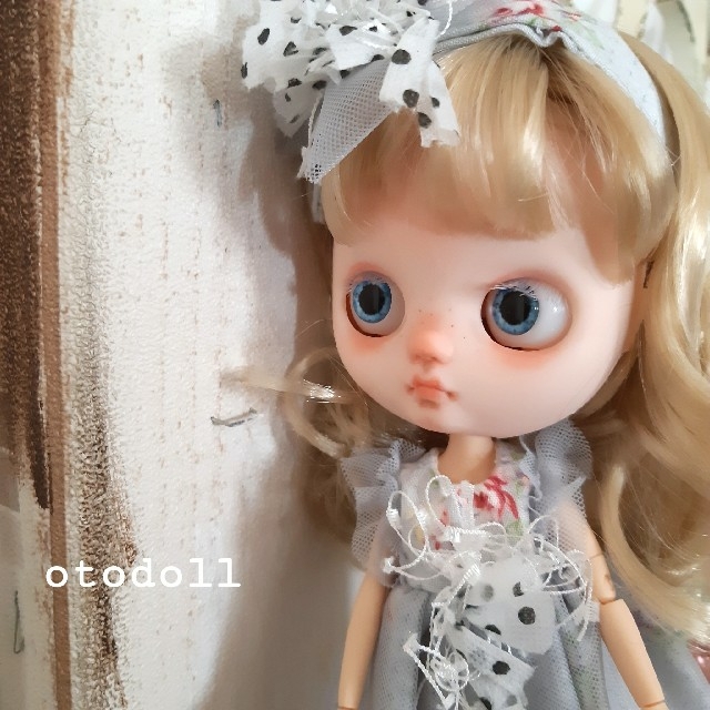 otodoll・ミディサイズアイシードール・白まつ毛