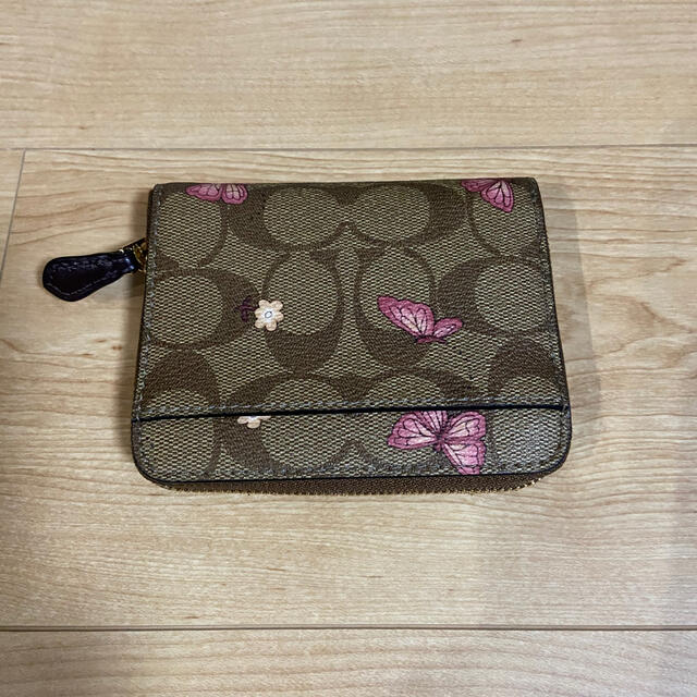 COACH(コーチ)のCOACH二つ折り財布蝶柄 レディースのファッション小物(財布)の商品写真