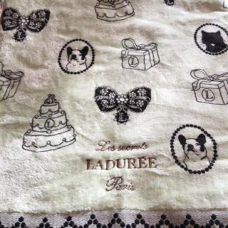 ラデュレ(LADUREE)のラジュレ　バスタオル新品未使用(タオル/バス用品)