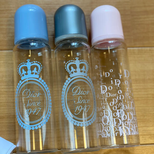 baby Dior(ベビーディオール)のDIOR 哺乳瓶　２本ピンク キッズ/ベビー/マタニティの授乳/お食事用品(哺乳ビン)の商品写真