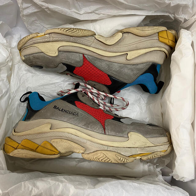 BALENCIAGA triple s