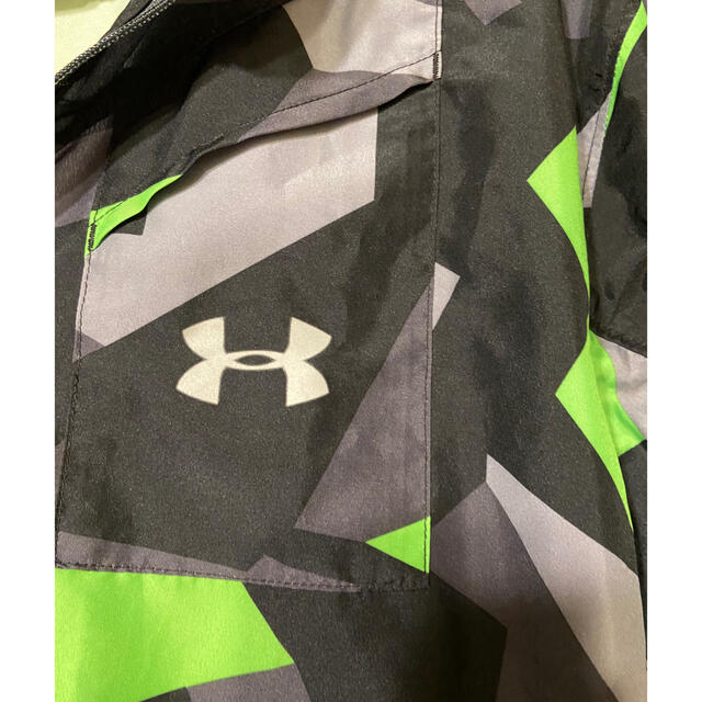 UNDER ARMOUR(アンダーアーマー)の【新品未使用】Under Armour ウィンドブレーカー スポーツ/アウトドアのトレーニング/エクササイズ(トレーニング用品)の商品写真