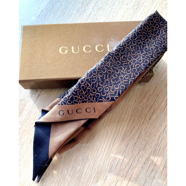 Gucci(グッチ)の★GUCCI正規品&新品★レディース ネックボウ レディースのファッション小物(バンダナ/スカーフ)の商品写真