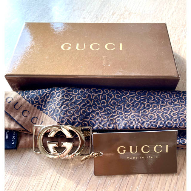 Gucci(グッチ)の★GUCCI正規品&新品★レディース ネックボウ レディースのファッション小物(バンダナ/スカーフ)の商品写真