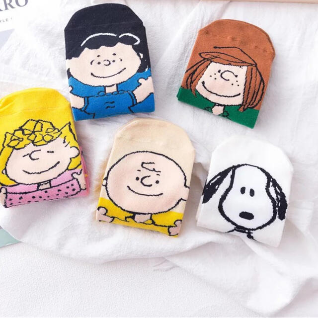 PEANUTS(ピーナッツ)の【新品】スヌーピー ★靴下5枚セット レディースのレッグウェア(ソックス)の商品写真