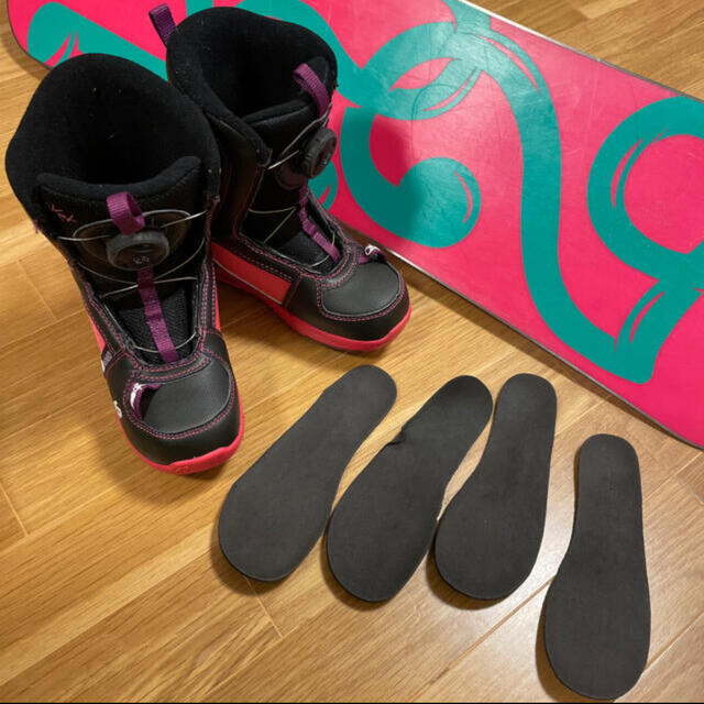K2(ケーツー)のk2 女の子　3点セット　90 ブーツ　 スポーツ/アウトドアのスノーボード(ボード)の商品写真