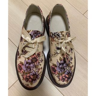 ドクターマーチン(Dr.Martens)の最終値下げ　激レア！！ドクターマーチン　花柄3ホールシューズ(ローファー/革靴)