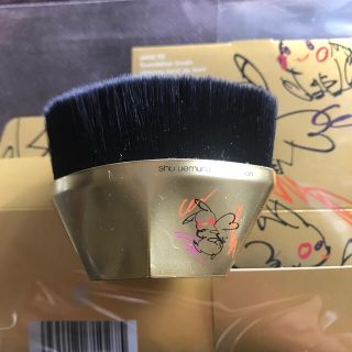 シュウウエムラ(shu uemura)のシュウウエムラ　ピカシュウ　ペタル　55 ファンデーション　ブラシ　(ファンデーション)