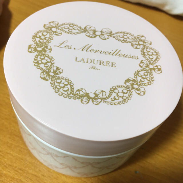 Les Merveilleuses LADUREE(レメルヴェイユーズラデュレ)のラデュレ  ローズボディバーム コスメ/美容のボディケア(ボディクリーム)の商品写真