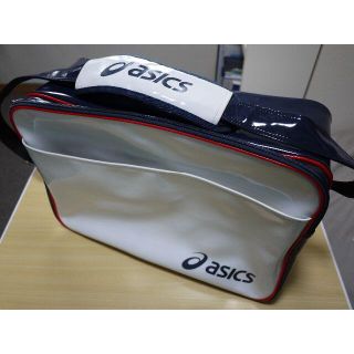 アシックス(asics)のasics エナメルスポーツバッグ（肩ひも付き）(ショルダーバッグ)