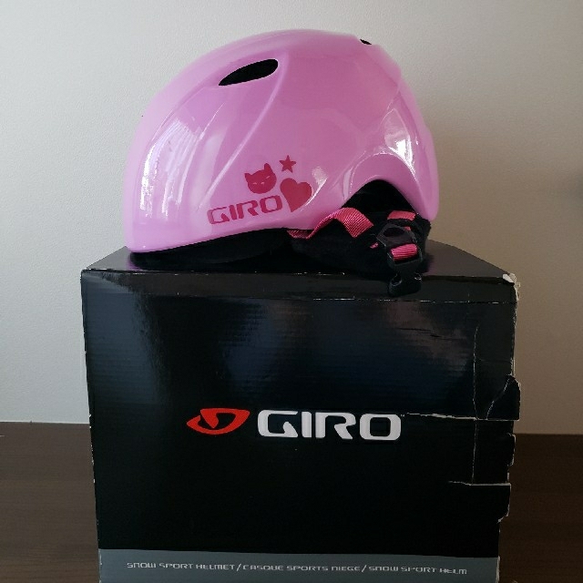 GIRO(ジロ)の子供用ヘルメット　スキー、スノボ　ピンク　52～55.5センチ　 スポーツ/アウトドアのスキー(その他)の商品写真