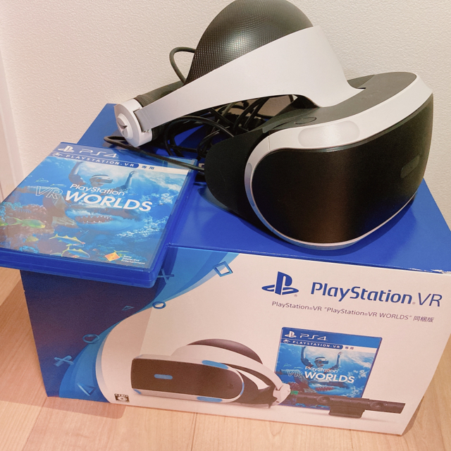 PlayStation VR(プレイステーションヴィーアール)のPS4 PS5 VRゴーグル WORLDS付きSONY CUHJ-16006 エンタメ/ホビーのゲームソフト/ゲーム機本体(その他)の商品写真