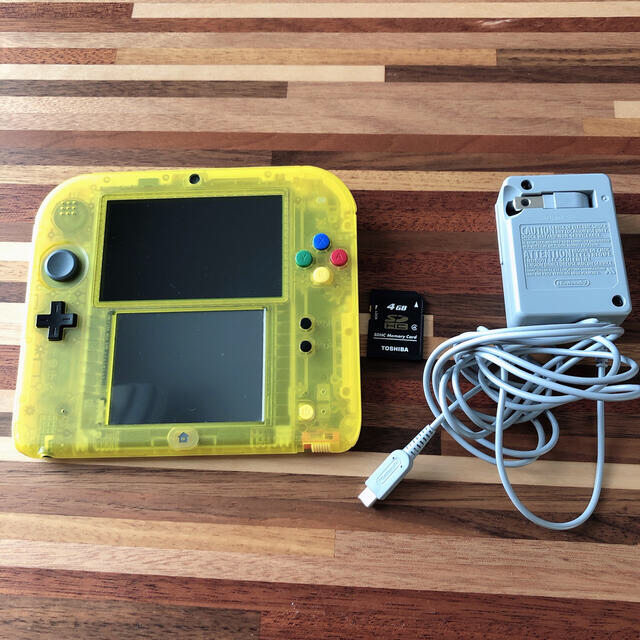 ニンテンドー2DS - ニンテンドー2DS ピカチュウ版