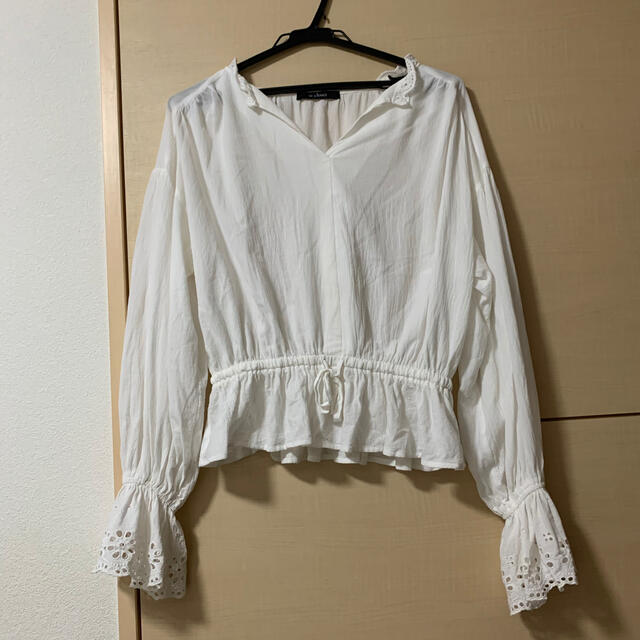 w closet(ダブルクローゼット)のw closet 袖フリルブラウス レディースのトップス(シャツ/ブラウス(長袖/七分))の商品写真