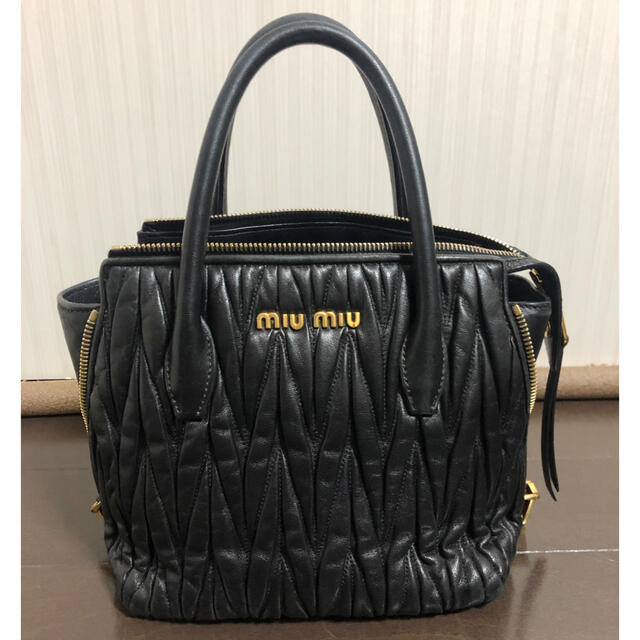 miumiu マテラッセ　バッグ　ブラックバッグ