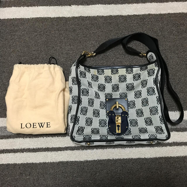 レディースLoewe ショルダーバック