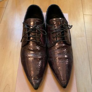 ミュウミュウ(miumiu)のmiumiu フラットシューズ(ローファー/革靴)