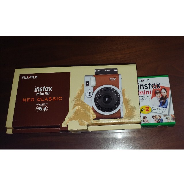 instax mini 90　ネオクラシック　FUJIFILMカメラ