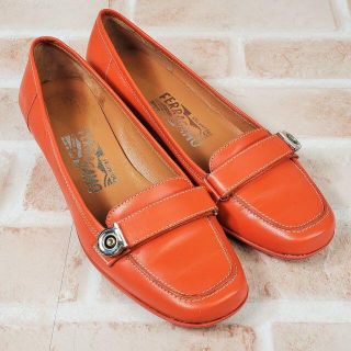 フェラガモ(Ferragamo)のフェラガモ ☆ ガンチーニ レザー パンプス 伊製 オレンジ 4.5 小さめ(ハイヒール/パンプス)