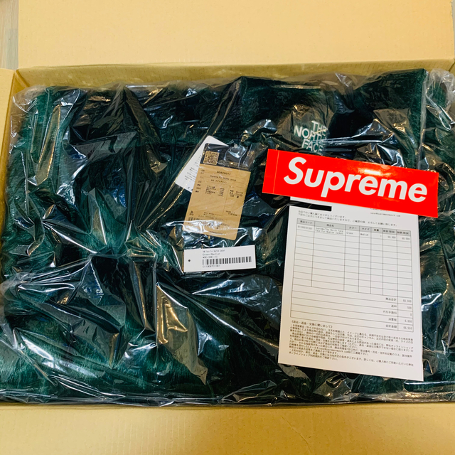 Supreme(シュプリーム)のノーティー0607様専用。 メンズのジャケット/アウター(ダウンジャケット)の商品写真