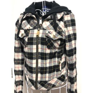 バーバリーブルーレーベル(BURBERRY BLUE LABEL)の★美品★バーバリー　Burberry ブルーレーベル　レディースシャツ(シャツ/ブラウス(長袖/七分))