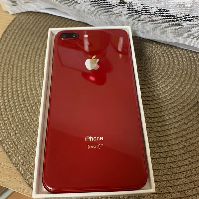 Apple(アップル)のiPhone8 plus red スマホ/家電/カメラのスマートフォン/携帯電話(スマートフォン本体)の商品写真
