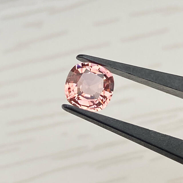 スピネル 0.6ct ルース