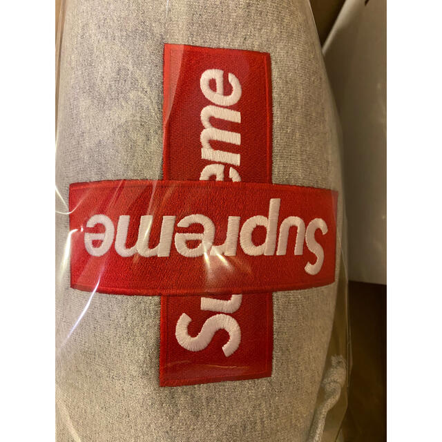 Supreme(シュプリーム)のSupreme Cross Box Logo Hooded Sweatshirt メンズのトップス(パーカー)の商品写真